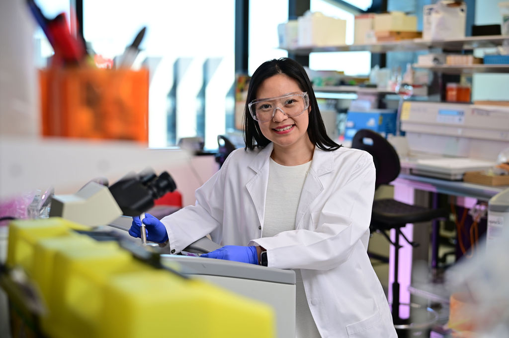 Belinda Lee in Lab